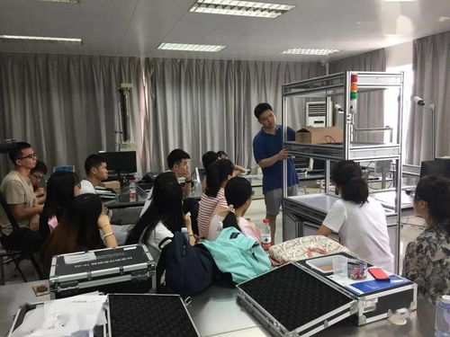 全國首批 上海版專獲批開設人工智能技術服務專業，鍛造AI時代技術精兵